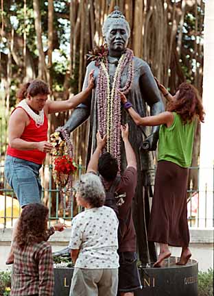 Queen Statue